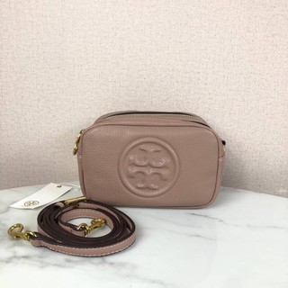 กระเป๋าสะพาย TORY BURCH เปิด - ปิดกระเป๋าด้วยซิป