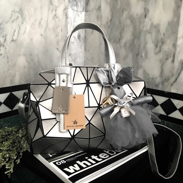 กระเป๋า จากแบรนด์  David Jones กระเป๋าสะพายข้า
