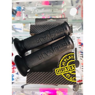 🔥🔥ปลอกแฮนด์ PLAYLIFE (สีดำ) บรรจุ1คู่ ลายร่องสี่เหลี่ยม สินค้าคุณภาพ มีร่องกันลื่นยางนิ่ม หนึบ จับสบายมือใส่มอเตอร์ไซค์ไ