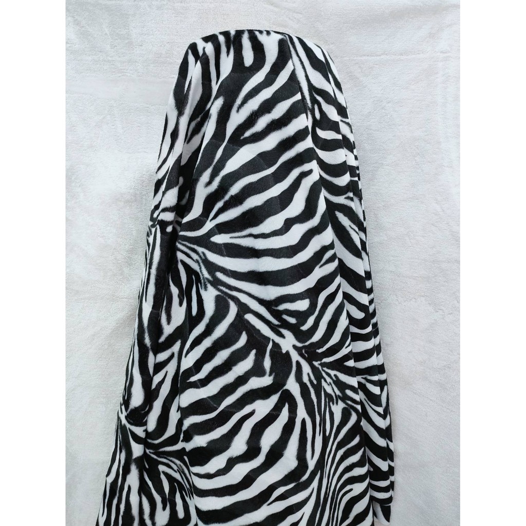 ผ้าขนม้าลาย Zebra กำมะหยี่ขนสั้นสัตว์เทียม หน้ากว้าง 60 นิ้ว พาหุรัดออนไลน์ ฉากถ่ายรูป DIY