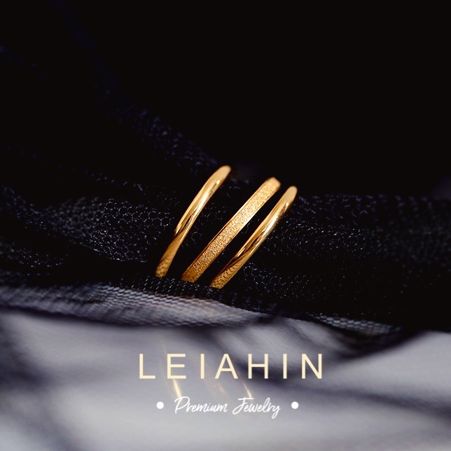 LEIAHIN แหวนสแตนเลส ห้ามลอกดำ ชุบทอง 100% 18K ปาร์ตี้ ของขวัญ เครื่องประดับแฟชั่น สำหรับผู้หญิง แหวนคู่รัก
