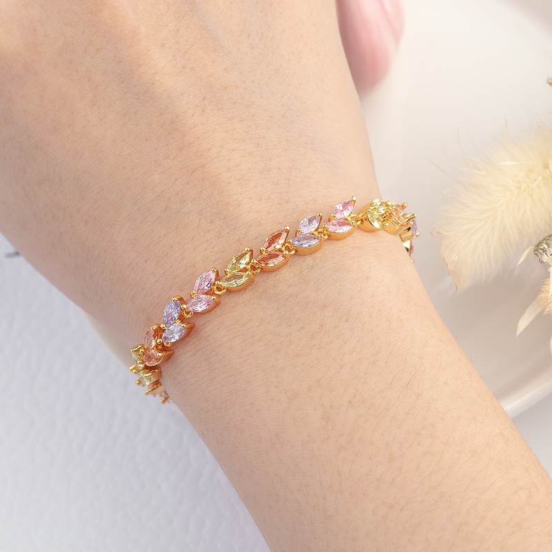 พร้อมส่ง!! สร้อยข้อมือเพชรสวิส CZ ข้อมือใบมะกอก เพชรสีรวมหวาน เพชรสวยหรูดูดี ใส่ออกงาน ใส่เที่ยว วิ้งวับ ไม่ลอก ไม่ดำ