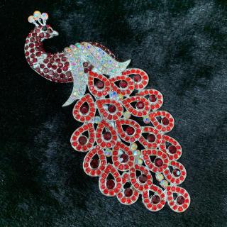 Vintage jewelry แฟชั่นเข็มกลัดขนาดใหญ่ เพชรคริสตัลสีแดง เข็มกลัดนกยูงสีทอง peacock brooch