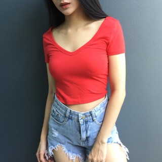 Pacsun เสื้อ crop คอวี สีแดง ในรูปไซส์ xs