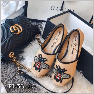 👞👠 รองเท้าแบรนด์ งาน A 
💰 590
📌 36-----40
📩 ลงทะเบียน 50฿ 
📧 Ems 70฿