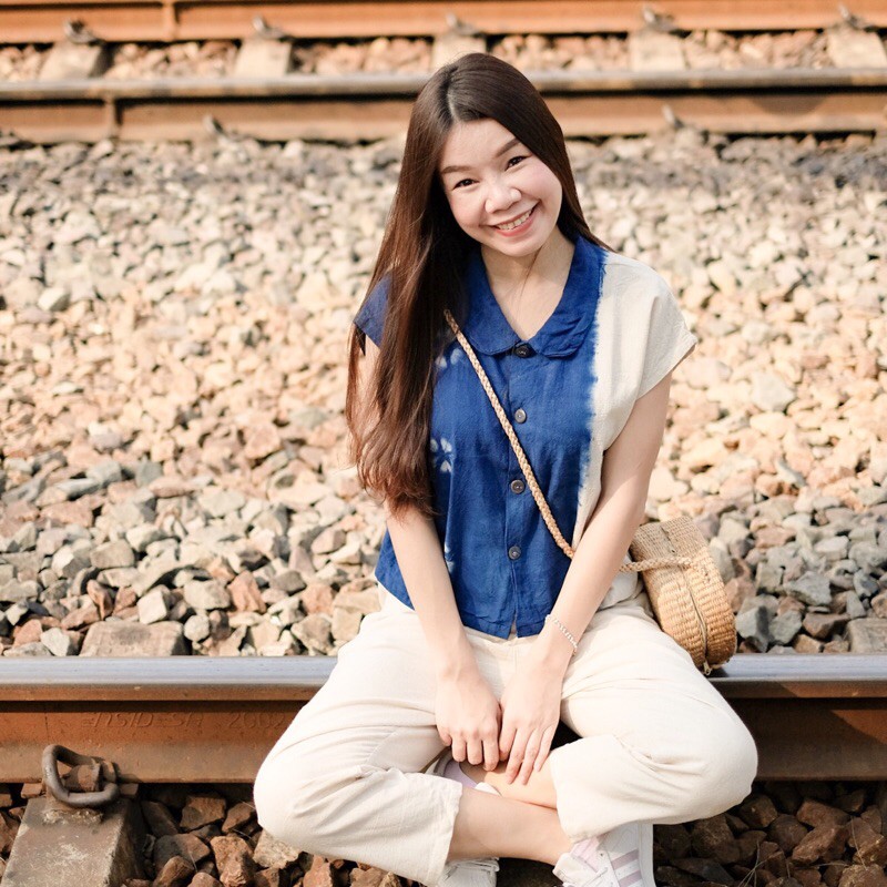 เสื้อผ้าฝ้ายคอบัวแต่งกระดุมกะลา