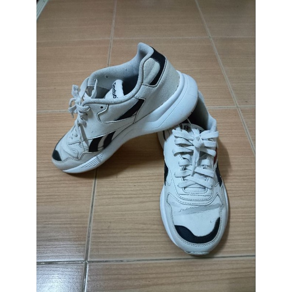รองเท้าผ้าใบ(Reebok)