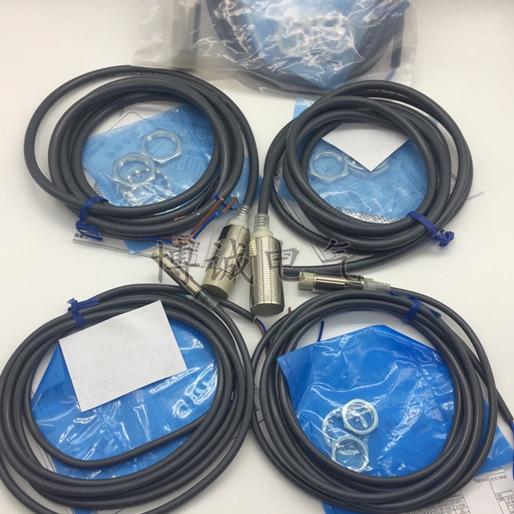 YY โมดูลทรงกระบอก proximity สวิทช์ E2E-X7D1-NZ E2E-X8MD1-Z E2E-X14MD1-Z E2E-X1-Z E2Z E2Z E2Z E2Z E2Z