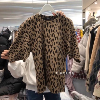 Leopard top เสื้อไหมพรม แขนพอง ลายเสือ