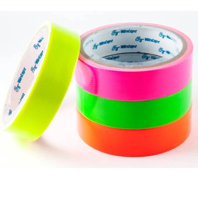 Wintape วินเทป เทปผ้าสีสะท้อนแสงความยาว กว้าง 1 / 1.5 / 2 นิ้ว ยาว 5 หลา มี 4 สี หนาพิเศษ Duct tape ติดหลังรถ ที่มืด