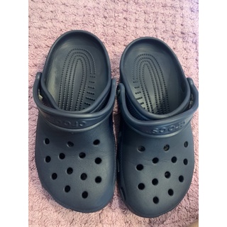 รองเท้าลำลองcrocs มือ2