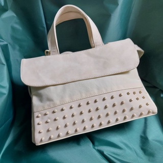 (2)แบรนด์แท้ กระเป๋าสตรีทแฟชั่นKWANI HORNET STUD BAGs