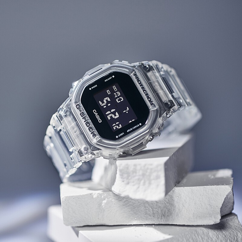 DW-5600 ทองโปร่งใสกีฬานาฬิกา Lineup Camouflage Dial สีดําเรซิ่นนาฬิกา DW5600SKC-1D สายนาฬิกาอุปกรณ์เ