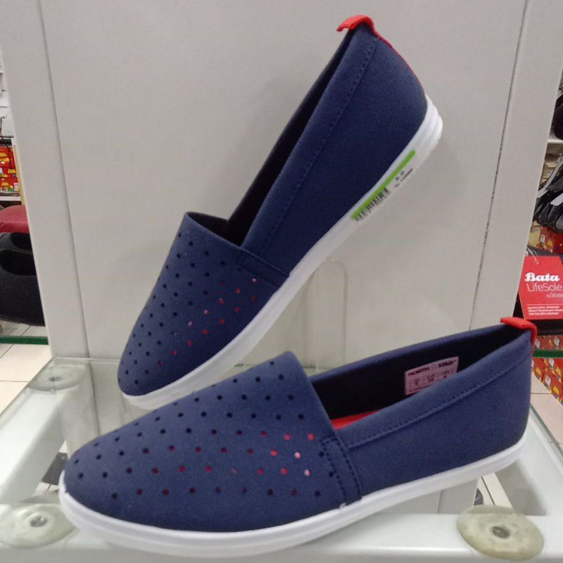 North star / Brick รองเท้าผ้าใบ