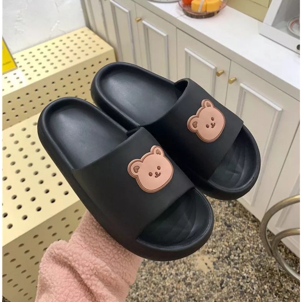 รองเท้าแตะ แบบสวมผู้ใหญ่ คุณภาพดี รูปน้องหมี น่ารัก พื้นนิ่ม  ใส่สบาย สีดำ/สีขาวT-2202