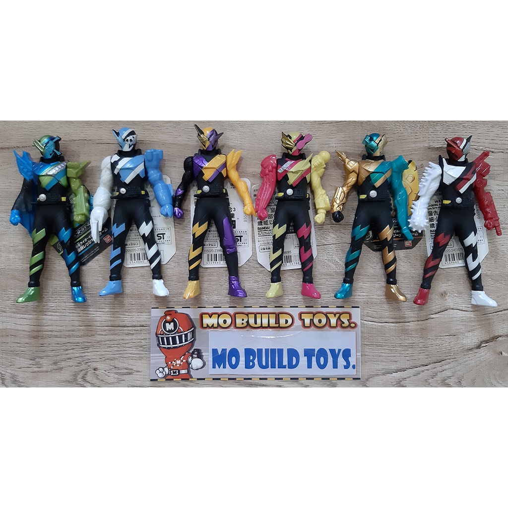 Soft Kamen Rider Build ขนาด 7 นิ้ว คละแบบ พร้อมป้ายแท็ก จาก Kamen Rider Build
