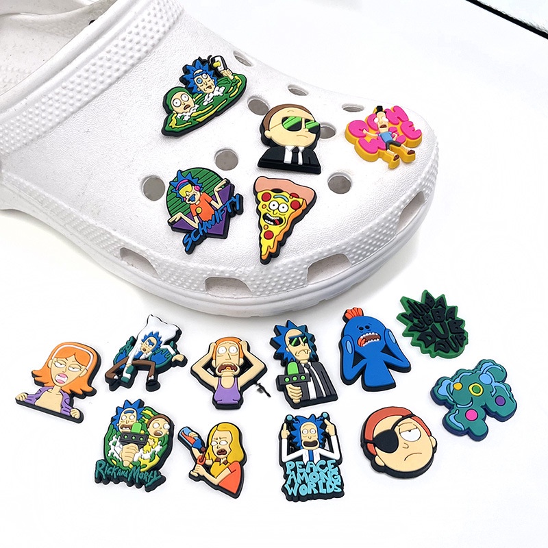 การ์ตูน Letter Jibbitz Charm สาว Crocs Pin PhD Jibits Crocks Rick และ Morty Jibits สําหรับ Croc สําห