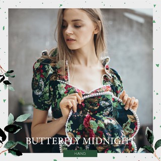 Hand.Originals เสื้อครอป Butterfly Midnight ผ้าลินินแต่งลูกไม้, Butterfly Midnight Crop Top