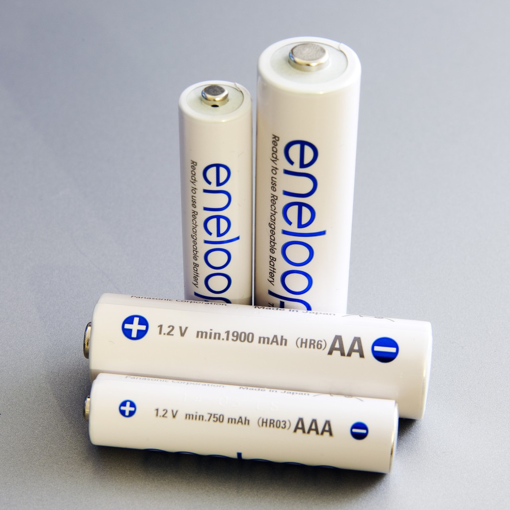 แท้ 100% ประกันศูนย์ Pack 4 ก้อน AAA 800mAh, AA 2000mAh Panasonic eneloop Original Rechargable Battery ถ่านชาร์จ