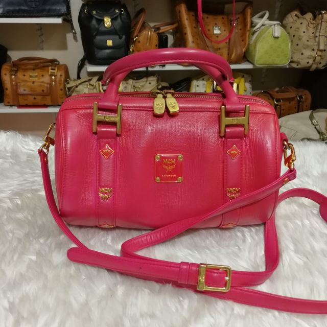 กระเป๋าmcm ของแท้​ มือ2 ฐาน​ 9นิ้ว​ สูง​ 6นิ้ว​ สภาพดี​ ราคา​ 3,390 ราคานี้เฉพาะเงินสด