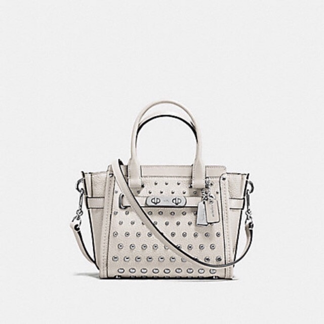 Coach swagger mini 15 white กระเป๋าสะพาย สีขาว แท้ 100% หนังลูกวัวแท้