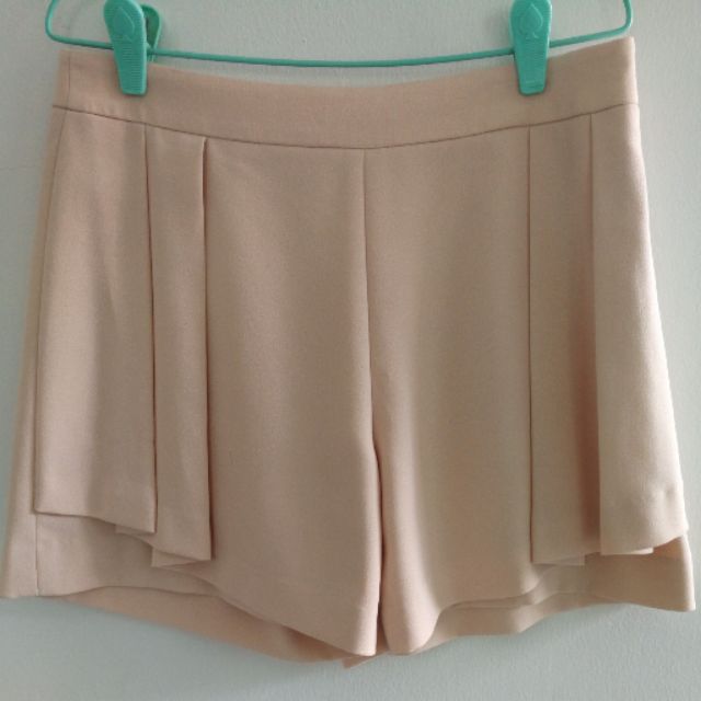 กางเกงขา​สั้น​ Bouton M