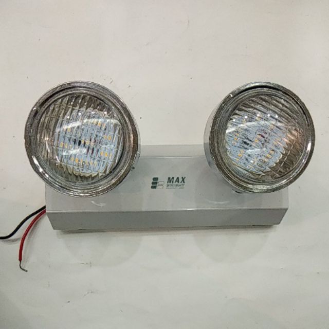 หลอดไฟLED ขนาด9Watt 2ดวง ใช้กับกล่องไฟฉุกเฉิน โดยเดินสายไฟไปเชื่อมกับกล่องไฟฉุกเฉินที่เก็บซ่อน