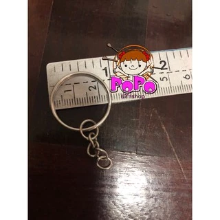 พวงกุญแจพร้อมห่วงสามเหลี่ยมและกระดิ่ง อย่างละ 50 ชิ้น