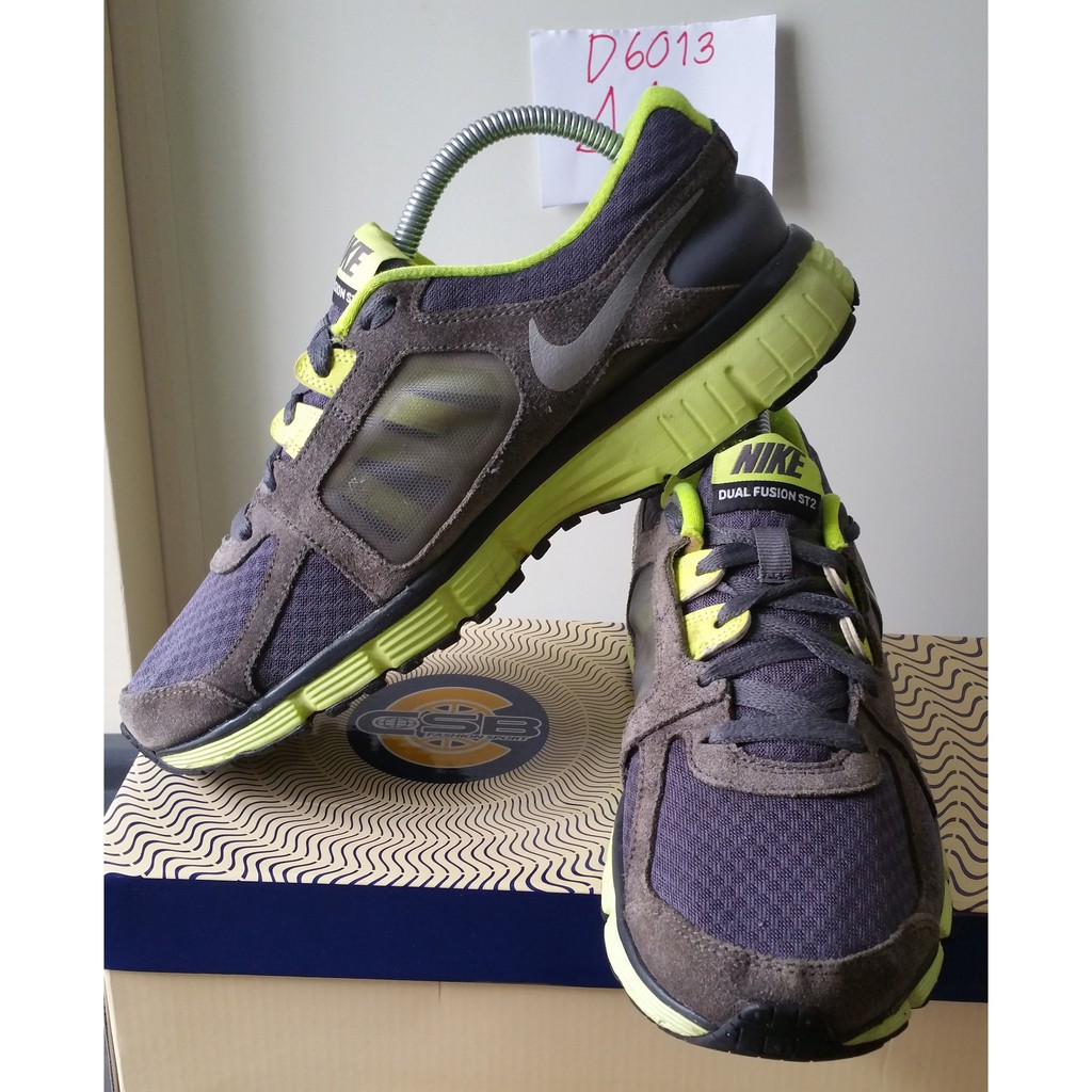 nike dual fusion st2