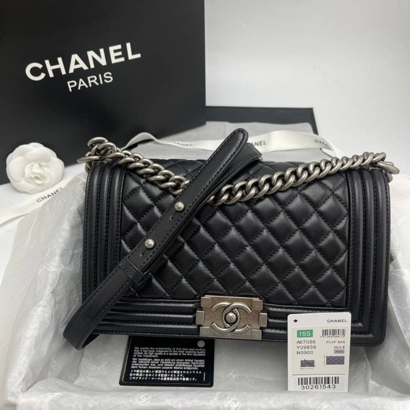 กระเป๋า​สะพาย​ข้าง​ CHANEL​