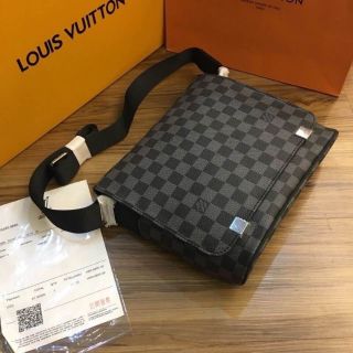 กระเป๋า Louis Vuitton