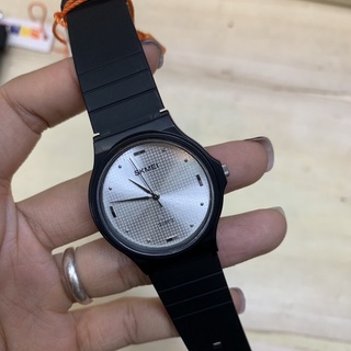 นาฬิกาข้อมือหญิง ระบบQuartz Analog3เข็ม ตัวเรือนและสายเป็นยางซิลิโคน ทรงกลม36มม.water resistance 2ATM พร้อมกล่อง