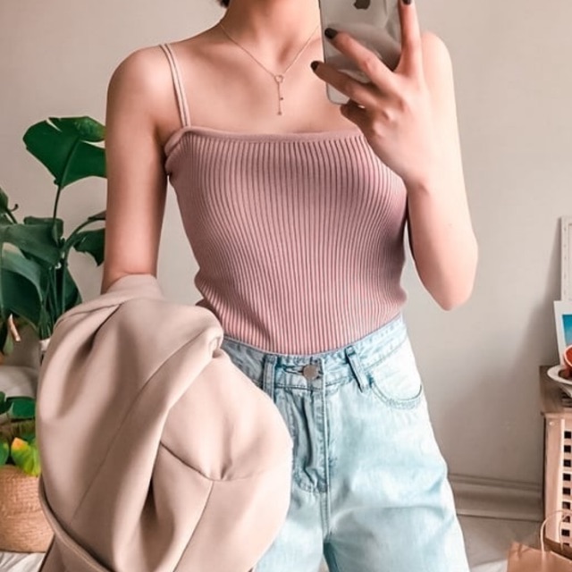 เสื้อกล้ามจาก picha brand and uniqlo ส่งฟรี