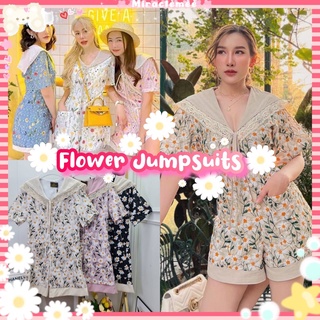 Flower Jumpsuits จั๊มสูทขาสั้น ลายดอกไม้ ทรงฮิต สีสวย มีกระเป๋าหน้า ทรงเชิ้ต จั๊มลายดอกไม้ ชุดลายดอกไม้ งานป้าย