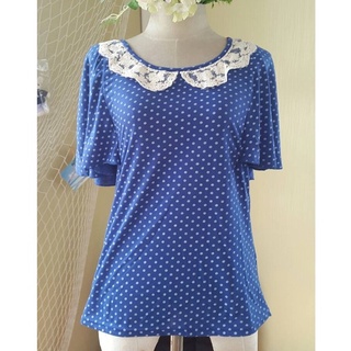 [Sale] เสื้อยืดลายจุดคอลูกไม้
