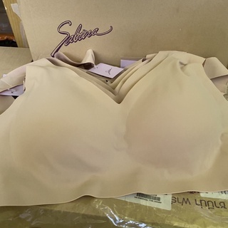 เสื้อชั้นในซาบีน่า SBXK119 Sabina ไร้โครง รุ่นตะขอหลัง ไร้ขอบ นุ่มเนียน seamless bra ป้าย990บาท รุ่นดาราใส่