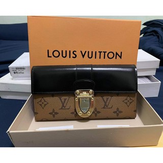 กระเป๋าสตางค์ Louis Vuitton รุ่นขายดี