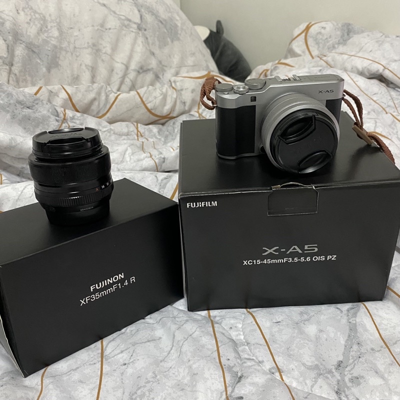 [ขายแล้ว] Fuji xa5 พร้อมเลนส์ Fujinon 35mm f1.4 หน้าชัดหลังเบลอ