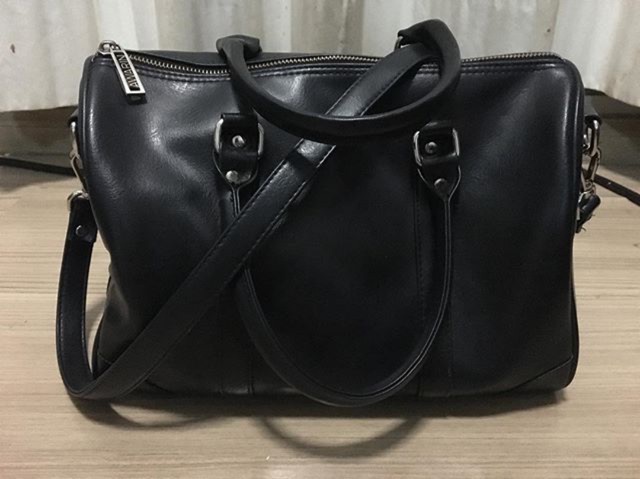 กระเป๋าสะพายแบรนด์ #awarin สีกรม ไซร์L จุของได้เยอะมากกก 690฿