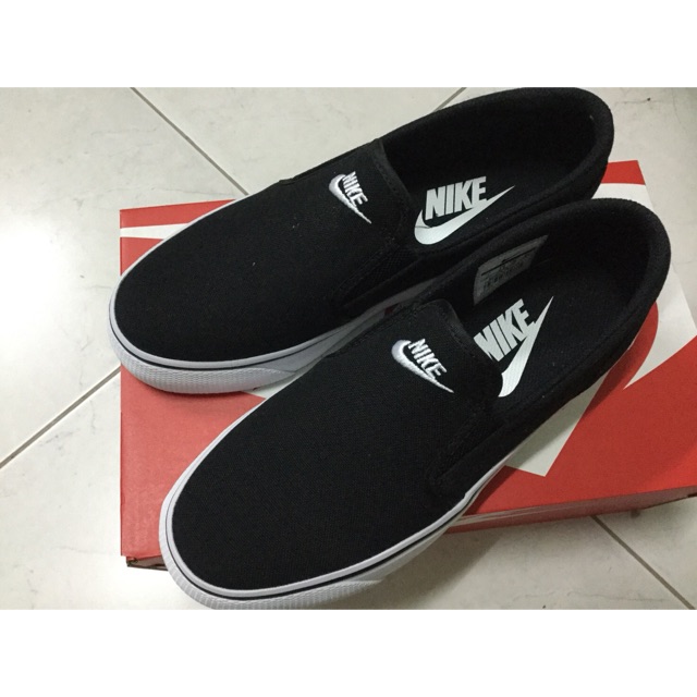 Nike toki slip on ใส่เดินไม่ถึง5นาที ของแท้100%