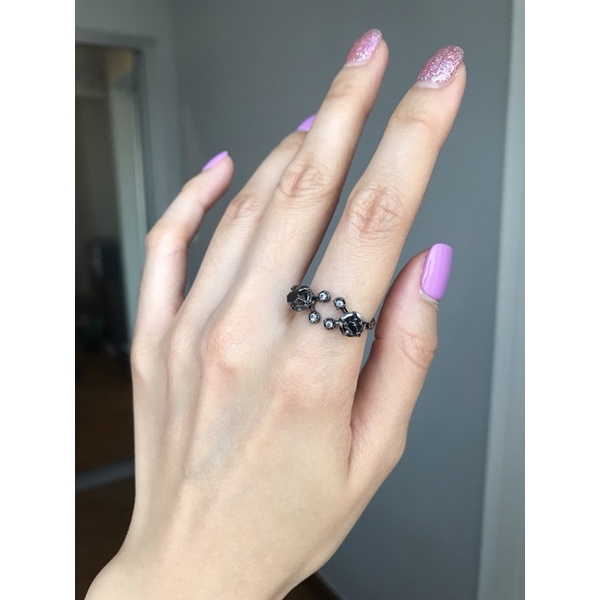 แหวนจากร้าน dallar jewelry รุ่น mini gem