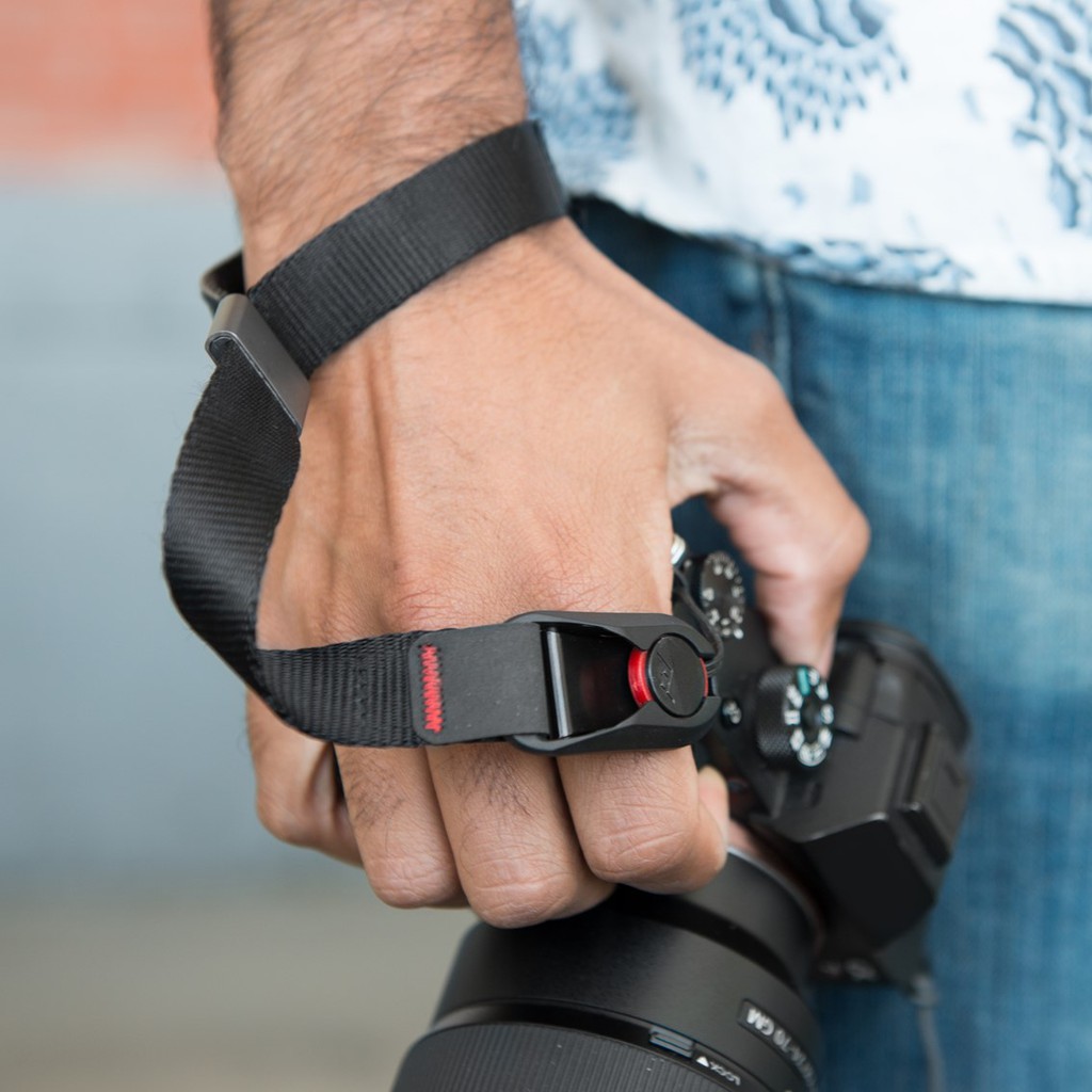 Peak Design Cuff สายคล้องข้อมือ เพื่อความปลอดภัยป้องกันกล้องตก