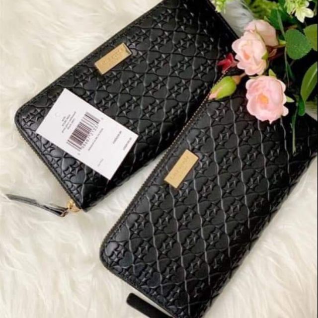 🔥Kate Spade Neda Penn Place Embossed Leather Black Clutch flat Wallet
Size 3.9"h x 7.6"w x 0.8"d

วั