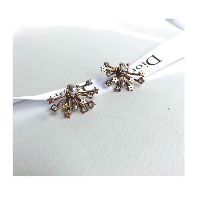 ต่างหูแบบติดหูดิออร์ Dior