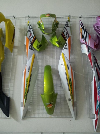 SONIC 2004 7ชิ้น สีเขียวขาว ชุดสีมอเตอร์ไซค์โซนิค   สีพิเศษ/KP_AUTO