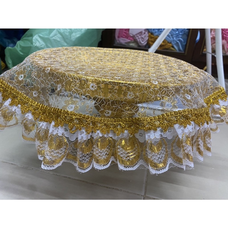 ผ้ารองพาน ใช้ทำเป็นผ้ารองสินสอดได้ หรือรองพานสินสอด สามารถทำเป็นผ้ารองพานขันโตกก็ได้