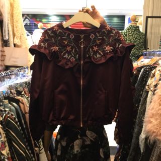 เสื้อเเจ๊คเก็ต