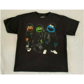 เสื้อยืดโอเวอร์ไซส์ขายดี เสื้อยืด พิมพ์ลาย Sesame Street T Elmo Cookie Monster Oscar The Grouch Boombox CLjano16KNccma9