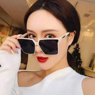 แว่นตากันแดดแฟชั่นทรงสี่เหลี่ยมสไตล์วินเทจสีดําขนาดใหญ่