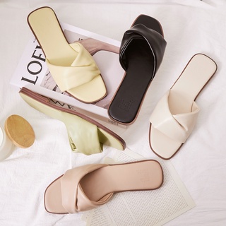 Pita - รองเท้าแตะแบบสวม ใส่ง่าย 👡✨